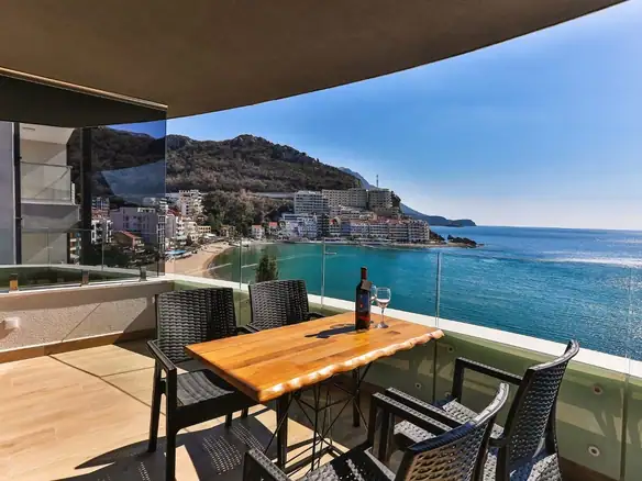 Izdavanje: Dvosoban stan 90 m² – Rafailovići, Budva — fotografija 8