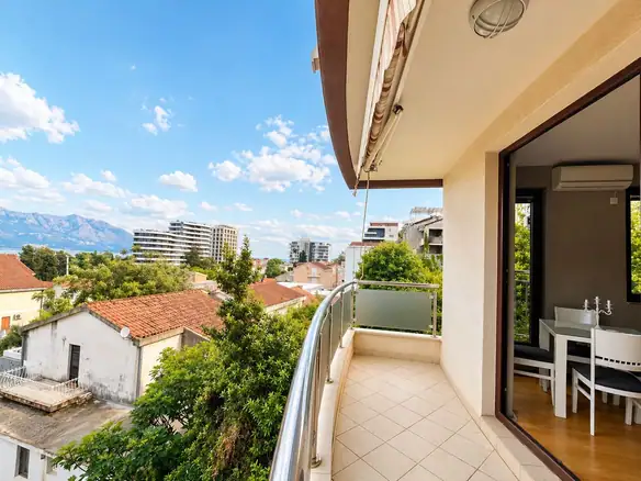 Izdavanje: Jednosoban stan 48 m² – Gospoština, Budva — fotografija 18
