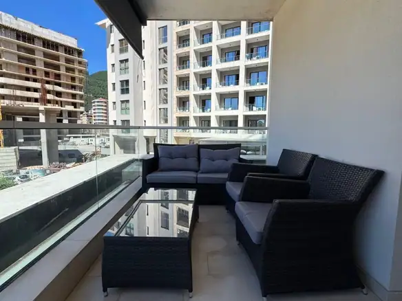 Izdavanje: Dvosoban stan 85 m² – Budva — fotografija 3