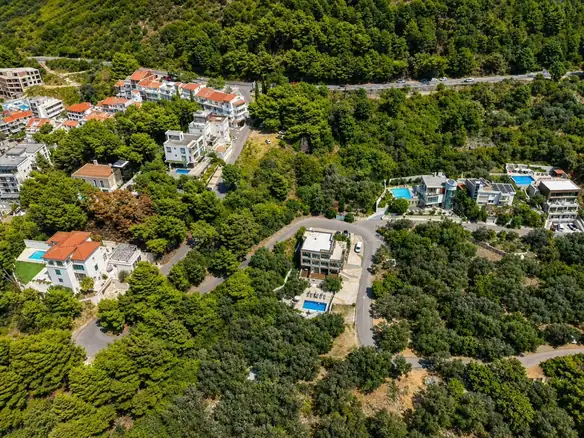 Plac 1.130 m² – Sveti Stefan, Budva — fotografija 3