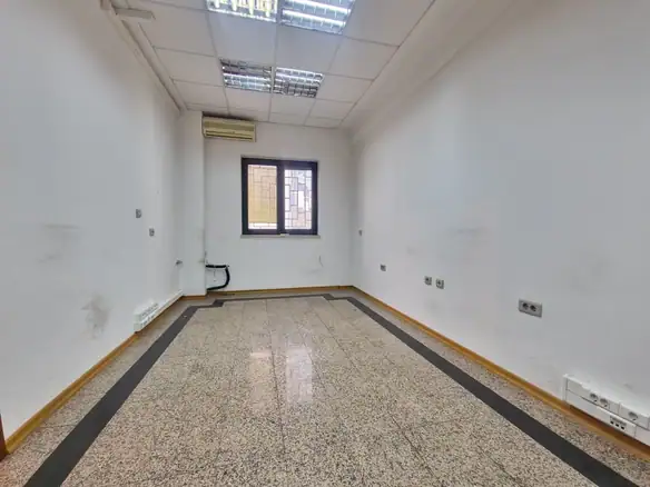 Izdavanje: Poslovni prostor 500 m² – Podgorica — fotografija 17