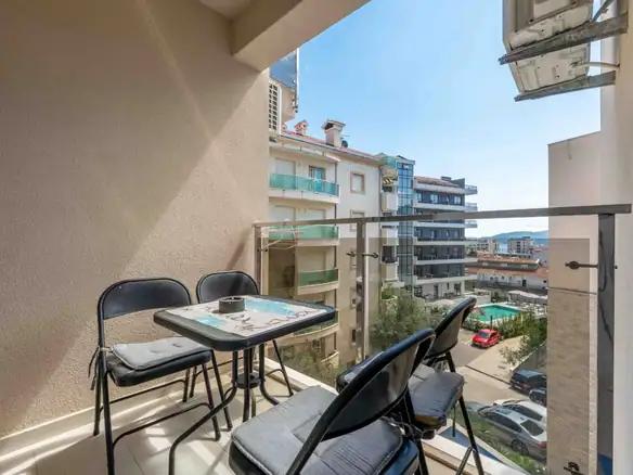 Jednosoban stan u aparthotelu sa bazenom, Bečići, Budva — fotografija 3