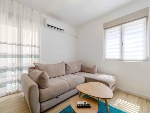 Jednosoban stan u aparthotelu sa bazenom, Bečići, Budva — fotografija 12