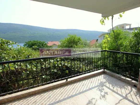 Trosoban stan 109 m² – Đenovići, Herceg Novi — fotografija 12