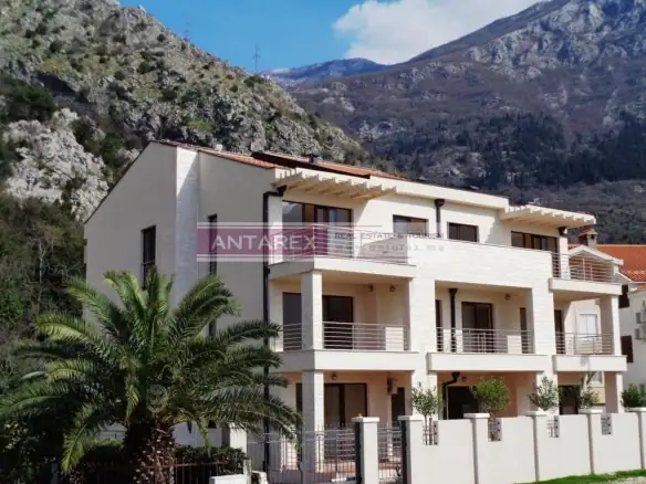 Poslovni prostor – Risan, Kotor — fotografija 3
