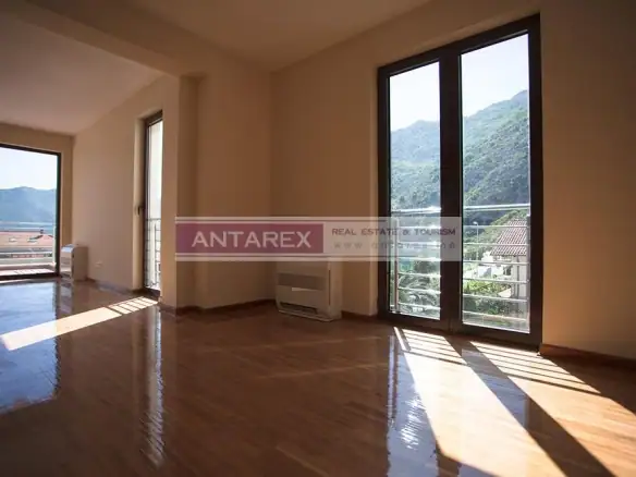 Poslovni prostor – Risan, Kotor — fotografija 10