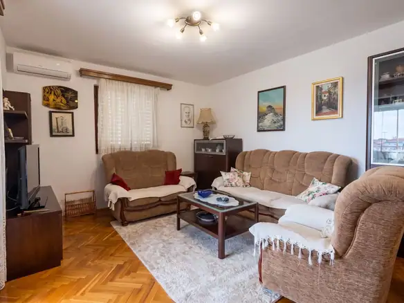 Izdavanje: Dvosoban stan 67 m² – Dubovica, Budva — fotografija 3