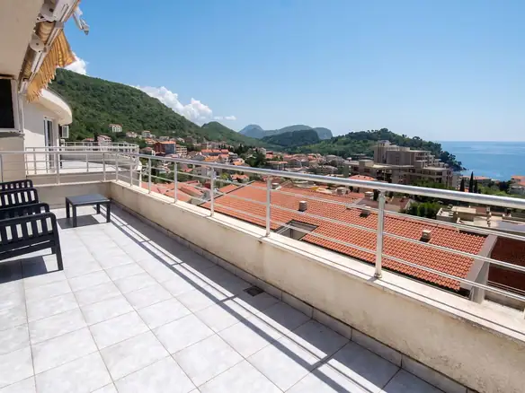 Izdavanje: Dvosoban stan 93 m² – Petrovac, Budva — fotografija 8