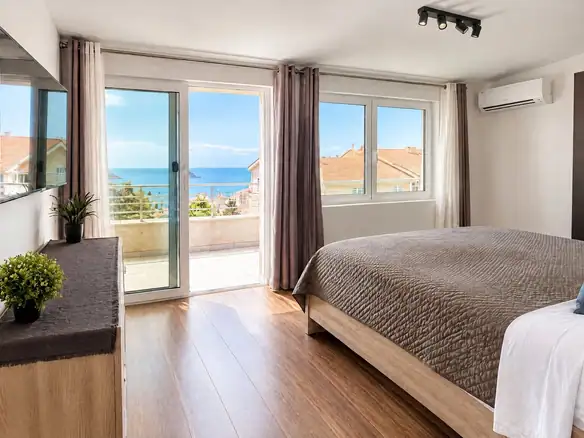 Izdavanje: Dvosoban stan 93 m² – Petrovac, Budva — fotografija 9