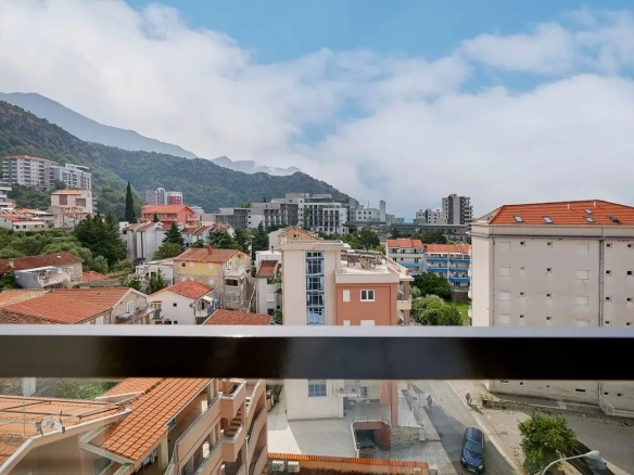 Dvosoban stan 84 m² – Bečići, Budva — fotografija 13