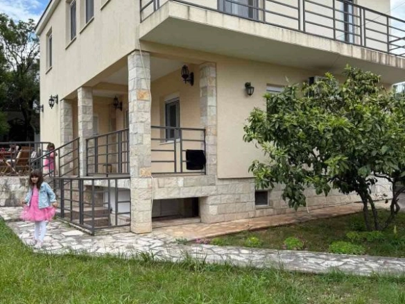 Izdavanje: Kuća – Dobra Voda, Bar — fotografija 3