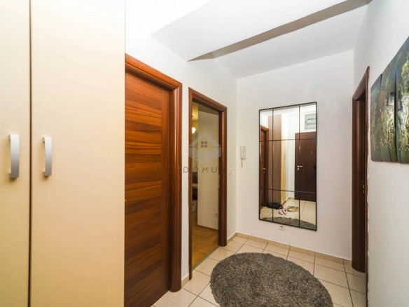 Izdavanje: Trosoban stan 95 m² – City kvart, Podgorica — fotografija 12
