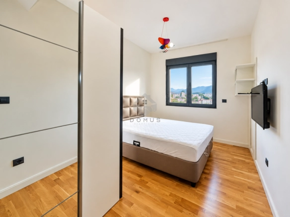 Izdavanje: Trosoban stan 130 m² – Dalmatinska, Podgorica — fotografija 9
