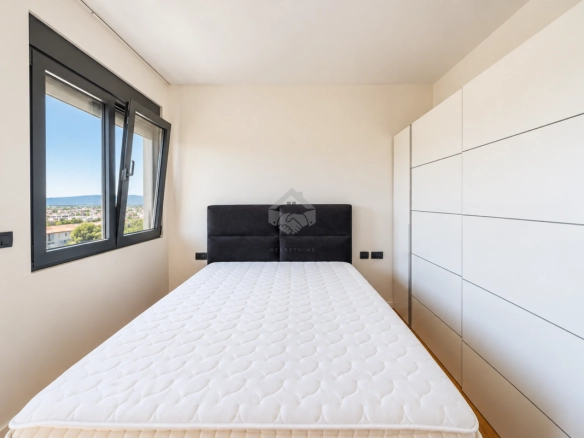 Izdavanje: Trosoban stan 130 m² – Dalmatinska, Podgorica — fotografija 12