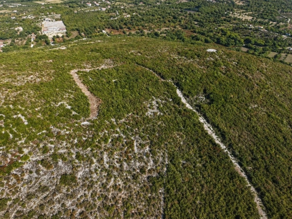 Plac sa pogledom na more u Zagori, Kotor — fotografija 2