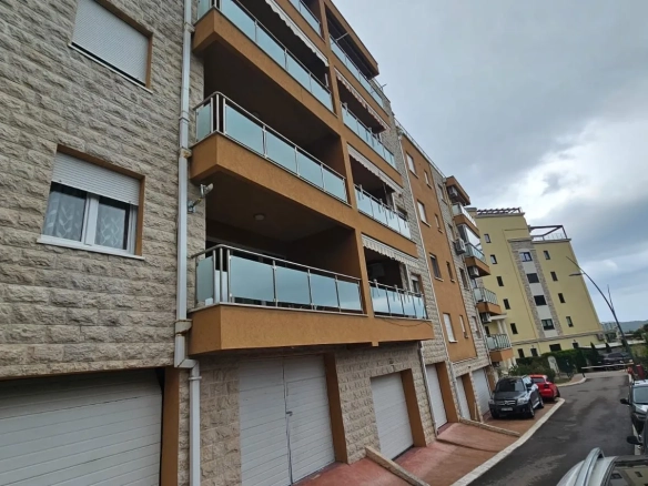 Dvosoban stan 69 m² – Bečići, Budva — fotografija 18
