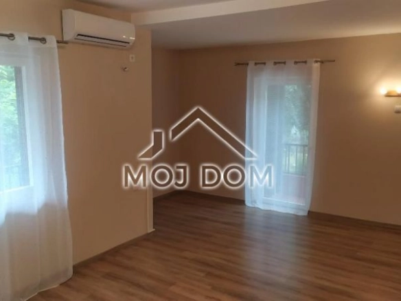 Poslovni prostor 90 m² – Gorica C, Podgorica — fotografija 4