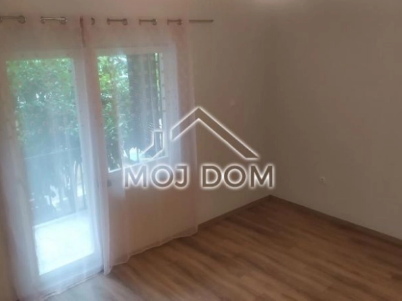 Poslovni prostor 90 m² – Gorica C, Podgorica — fotografija 8