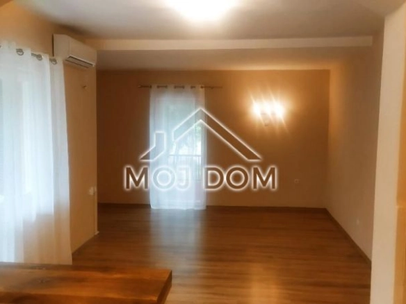 Poslovni prostor 90 m² – Gorica C, Podgorica — fotografija 9