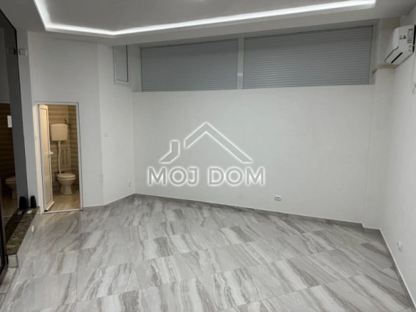 Poslovni prostor 28 m²