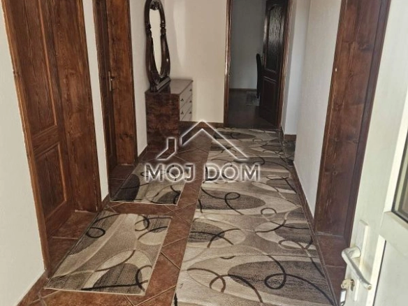Izdavanje: Trosoban stan 100 m² – Masline, Podgorica — fotografija 6