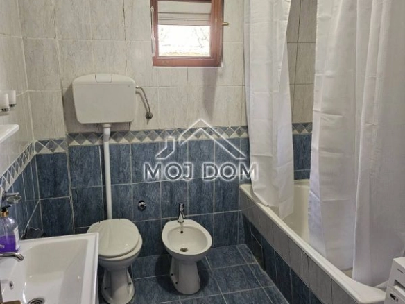 Izdavanje: Trosoban stan 100 m² – Masline, Podgorica — fotografija 13