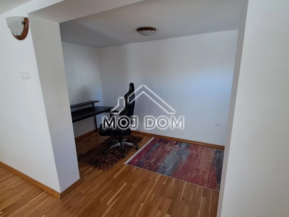 Izdavanje: Stan 300 m² – Gorica C, Podgorica — fotografija 14