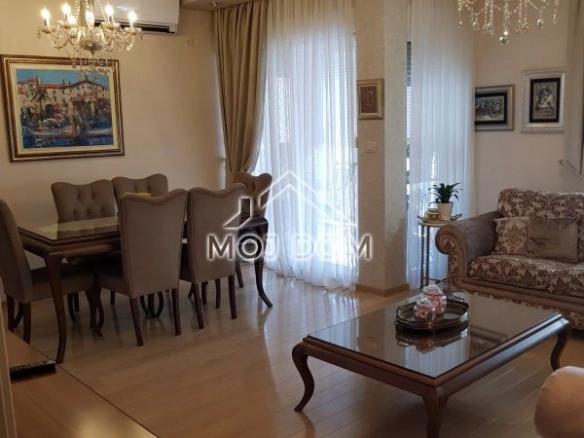 Izdavanje: Trosoban stan 100 m² – City kvart, Podgorica — fotografija 2
