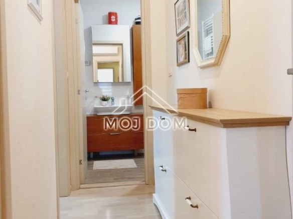 Izdavanje: Trosoban stan 100 m² – City kvart, Podgorica — fotografija 11