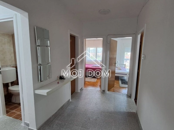 Izdavanje: Dvosoban stan 80 m² – Zabjelo, Podgorica — fotografija 14