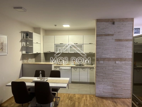 Izdavanje: Dvosoban stan 65 m² – City kvart, Podgorica — fotografija 2
