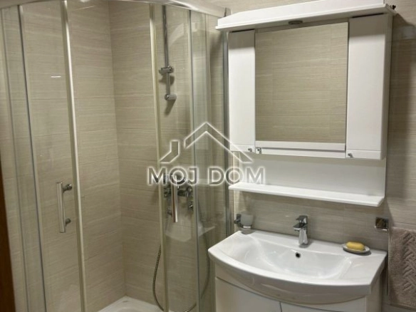 Izdavanje: Dvosoban stan 65 m² – City kvart, Podgorica — fotografija 11