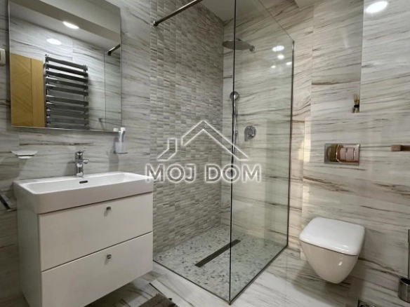 Izdavanje: Trosoban stan 105 m² – Preko Morače, Podgorica — fotografija 17
