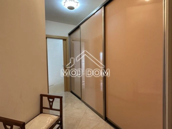 Izdavanje: Trosoban stan 105 m² – Preko Morače, Podgorica — fotografija 19