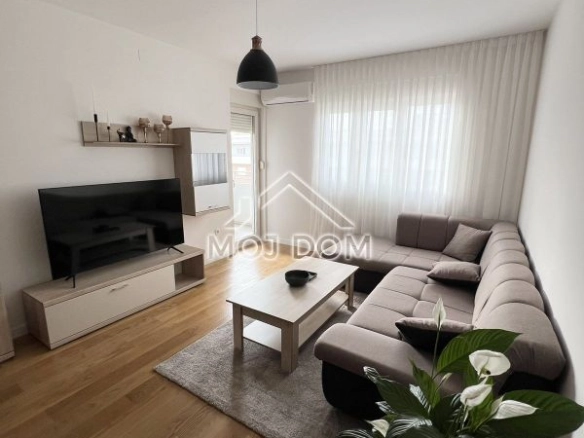 Izdavanje: Jednosoban stan 49 m² – Central Point, Podgorica — fotografija 2