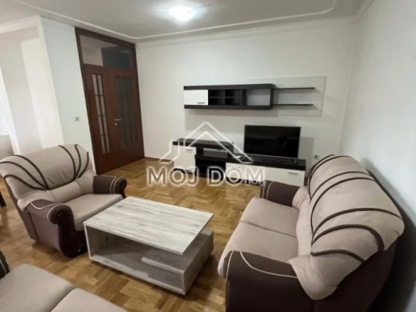 Izdavanje: Trosoban stan 88 m² – Stari aerodrom, Podgorica — fotografija 2