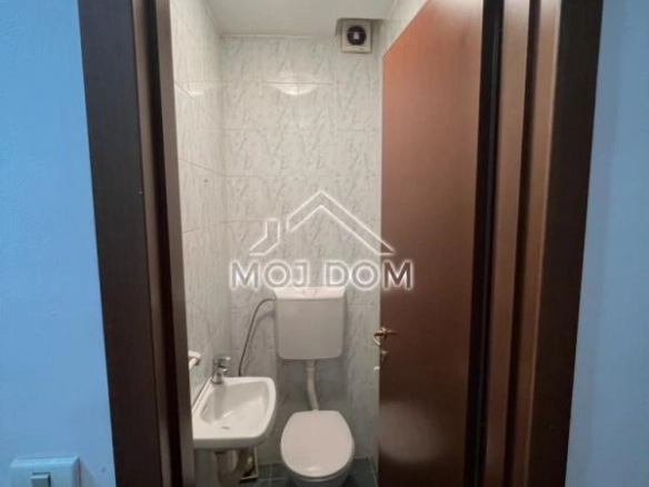 Izdavanje: Trosoban stan 88 m² – Stari aerodrom, Podgorica — fotografija 10