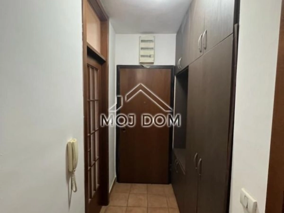 Izdavanje: Trosoban stan 88 m² – Stari aerodrom, Podgorica — fotografija 11