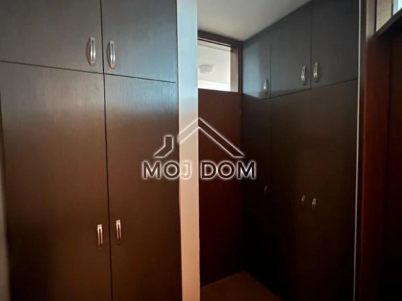 Izdavanje: Trosoban stan 88 m² – Stari aerodrom, Podgorica — fotografija 12