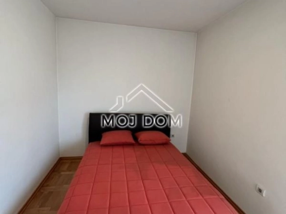 Izdavanje: Trosoban stan 88 m² – Stari aerodrom, Podgorica — fotografija 13