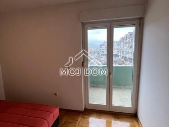 Izdavanje: Trosoban stan 88 m² – Stari aerodrom, Podgorica — fotografija 14