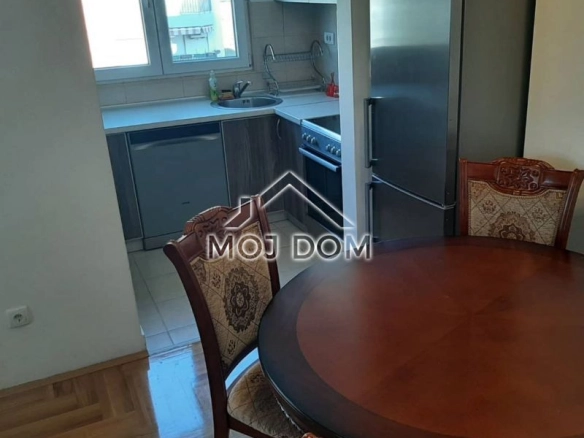 Izdavanje: Trosoban stan 87 m² – Stari aerodrom, Podgorica — fotografija 4