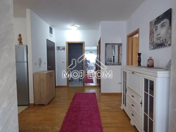 Izdavanje: Dvosoban stan 100 m² – City kvart, Podgorica — fotografija 2