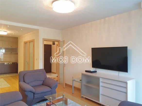 Izdavanje: Jednosoban stan 55 m² – Preko Morače, Podgorica — fotografija 2