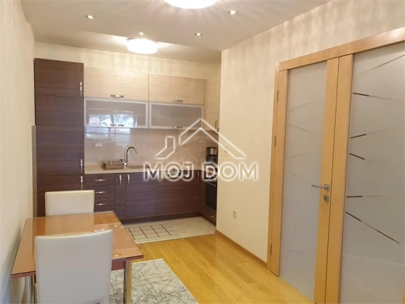 Izdavanje: Jednosoban stan 55 m² – Preko Morače, Podgorica — fotografija 4