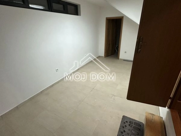 Izdavanje: Kuća 150 m² – Gornja Gorica, Podgorica — fotografija 7