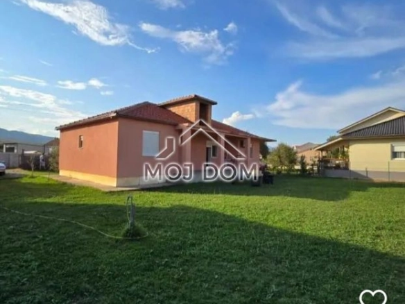 Izdavanje: Kuća 137 m² – Kokoti, Podgorica — fotografija 2