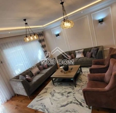 Izdavanje: Kuća 280 m² – Stara Varoš, Podgorica — fotografija 2