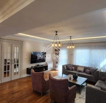 Izdavanje: Kuća 280 m² – Stara Varoš, Podgorica — fotografija 3
