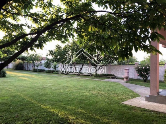 Izdavanje: Kuća 300 m² – Kokoti, Podgorica — fotografija 3